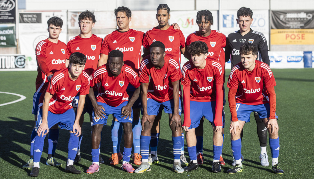 Plantel del Bergantiños que se midió al Paiosaco en la Copa