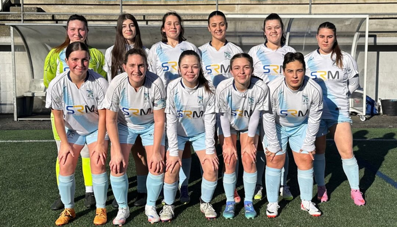 Formación del Sporting Zas Femenino en un compromiso de la presente edición de la Copa da Costa
