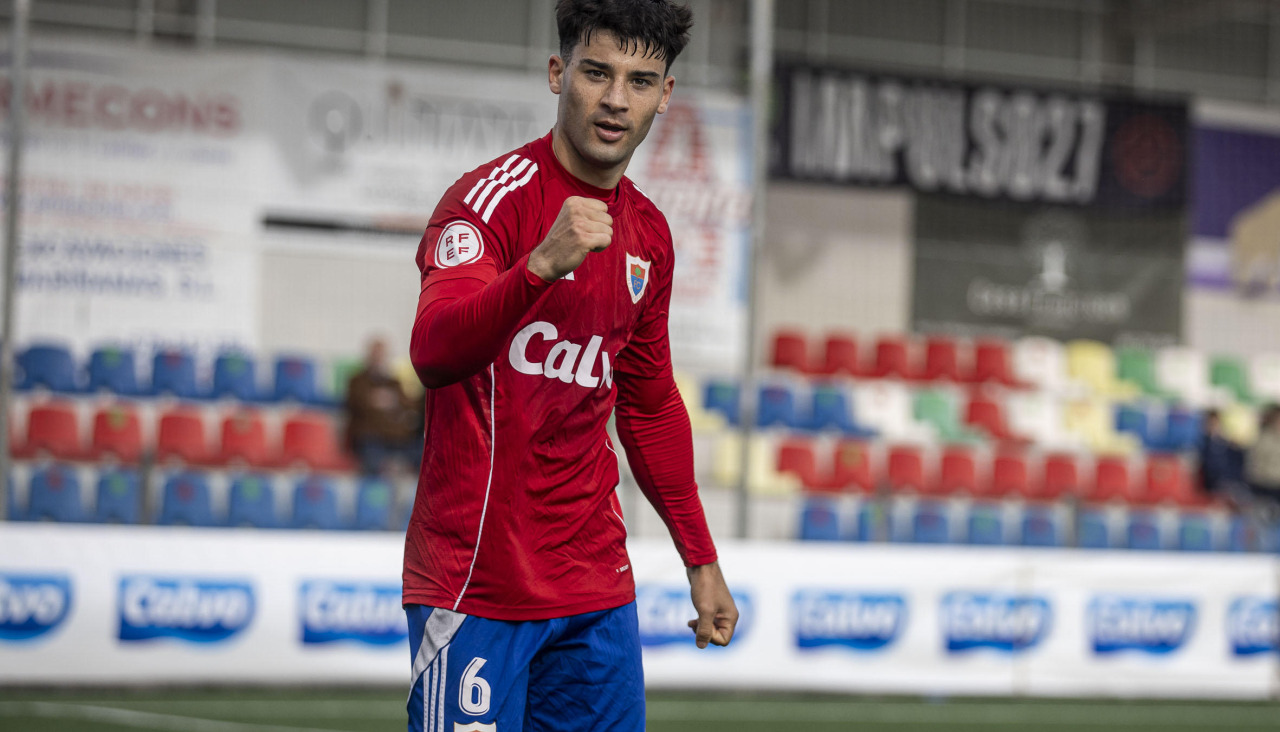 Marru celebrando un gola ante la Segoviana