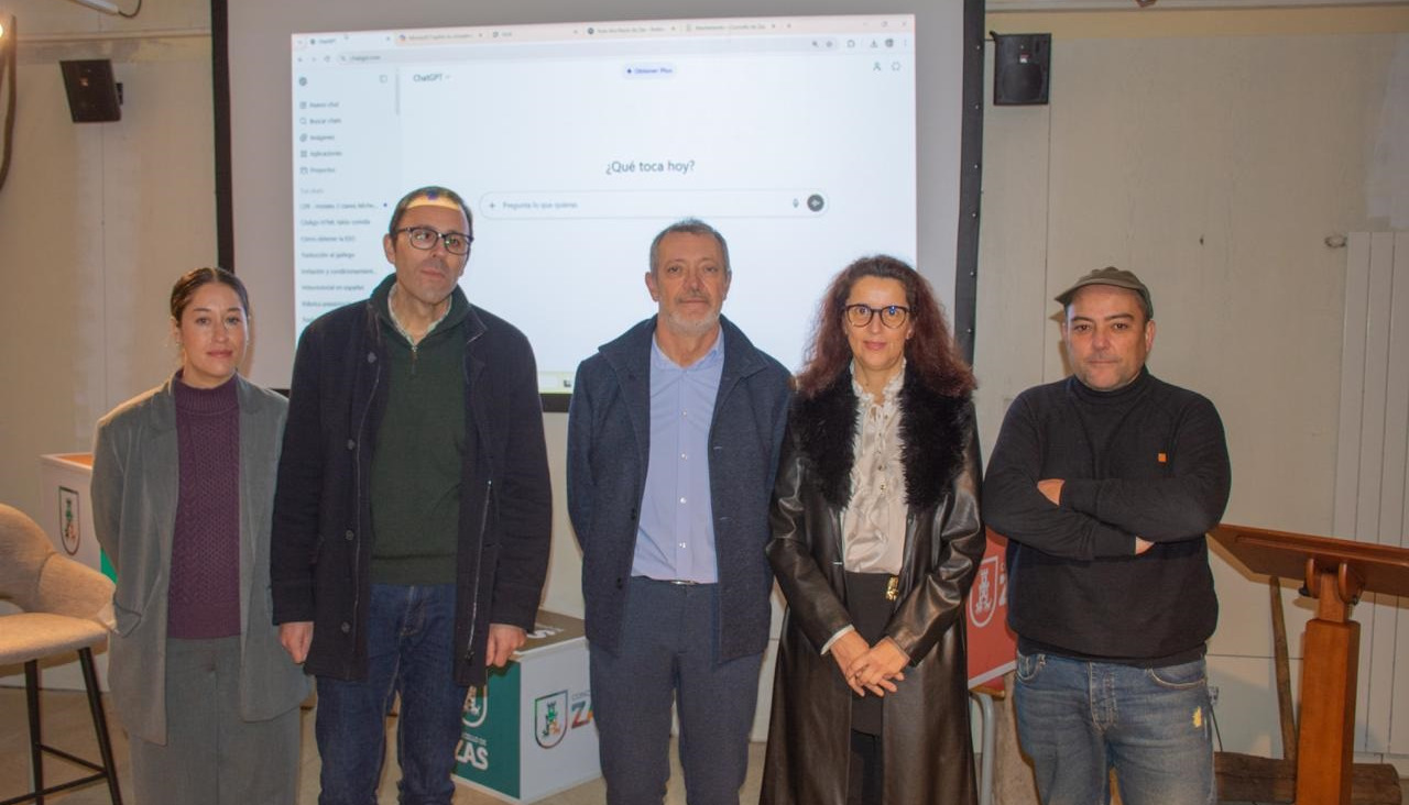 Por la izquierda, Gema Lema, Óscar Rey, Manuel Muíño, Fina Paulos y Diego Alonso, este sábado en las Torres do Allo