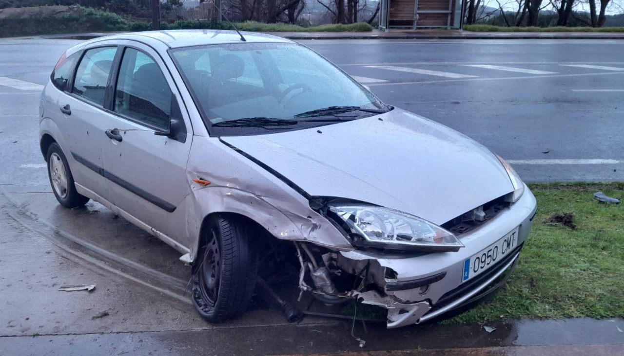 Estado en que quedó uno de los vehículos accidentados en A Laracha