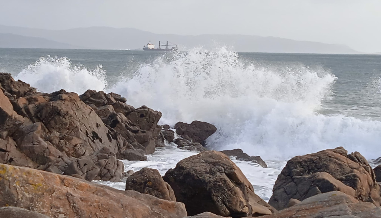El fuerte oleaje afectó a Fisterra todo el fin de semana