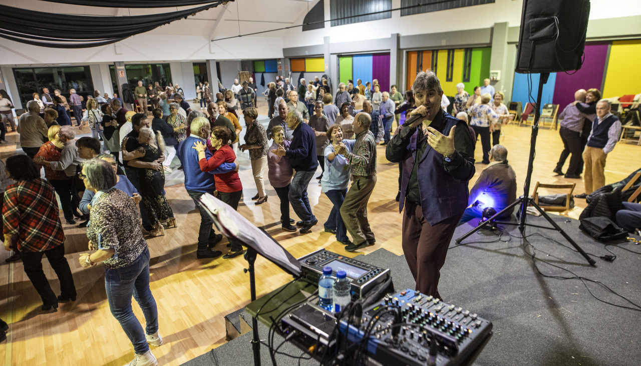 Baile de mayores, este domingo en Carballo