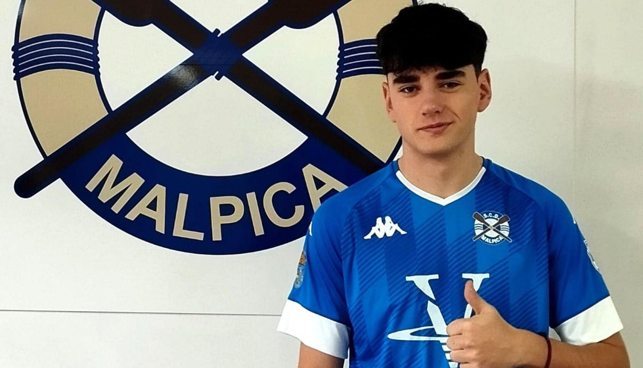 Fabián Suárez con su nueva camiseta