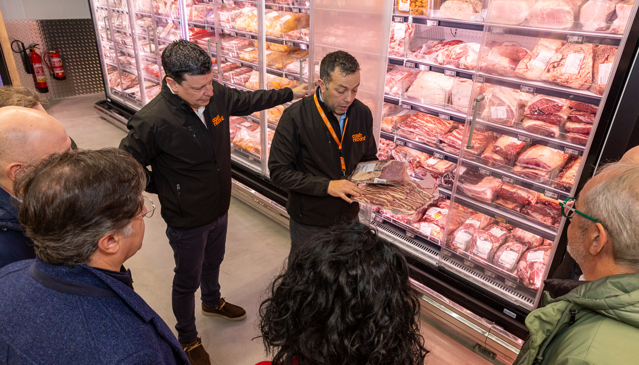 Inauguración Cash Record de Cee