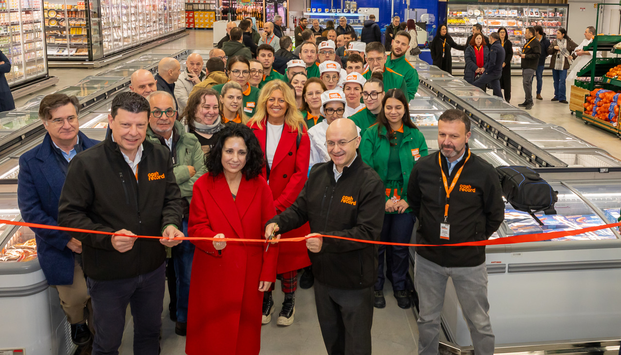 Inauguración Cash Record de Cee