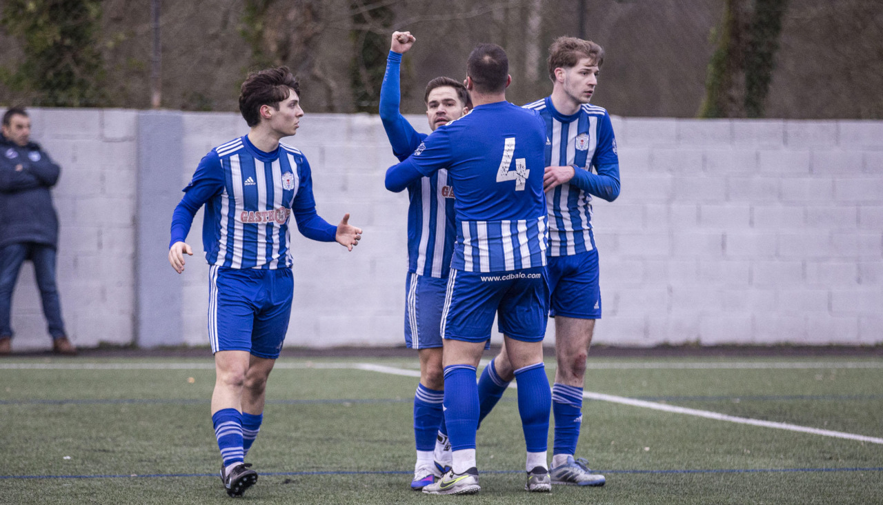 Jugadores del Baio celebrando uno de los goles