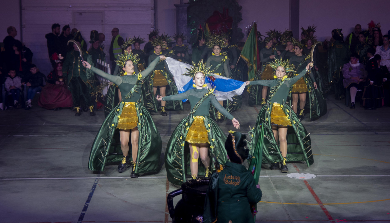 La comparsa Mocatriz, tercera en el concurso de Fisterra