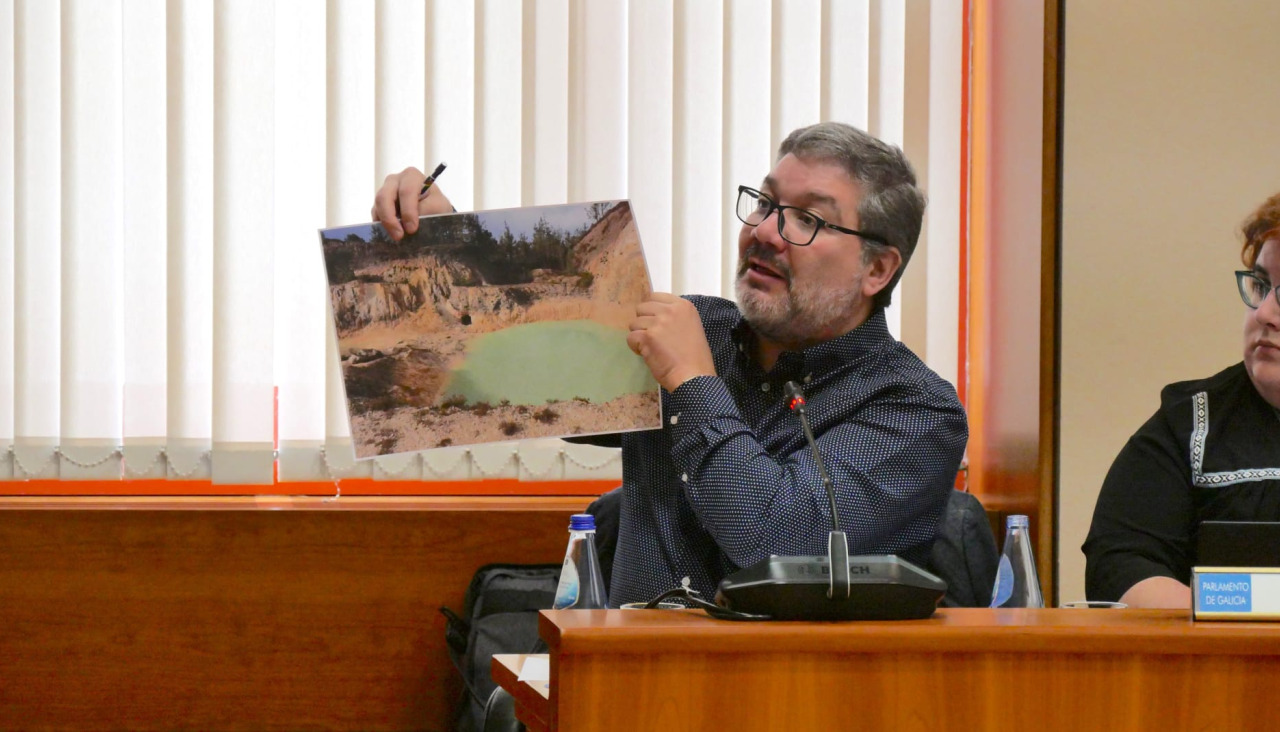 Óscar Insua en la Comisión 6ª del Parlamento