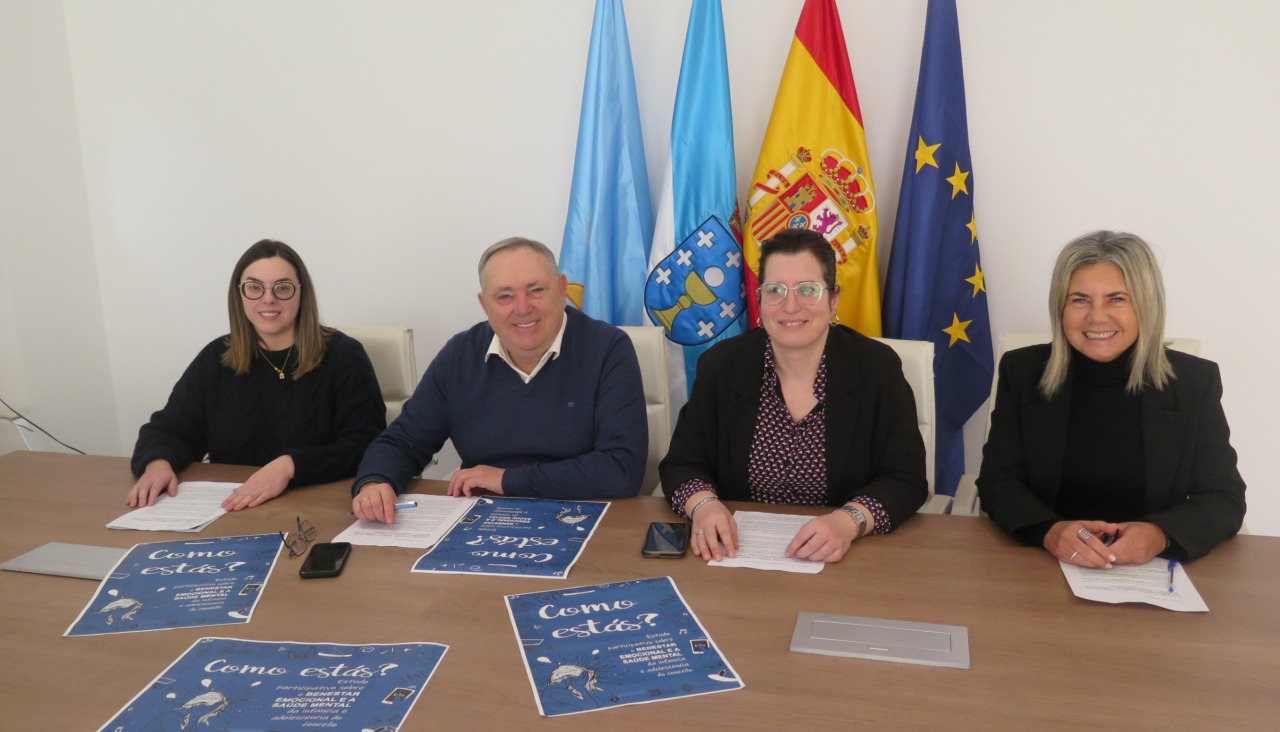 La técnica de Servicios Sociais, el alcalde, la concejala de Servicios Sociais y la directora del CIM en la presentación | cedida