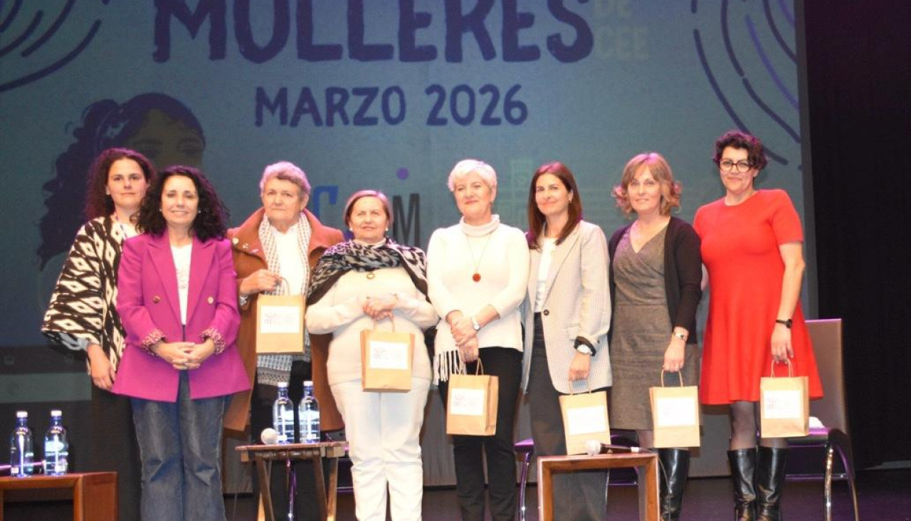 Participantes en la mesa redonda celebrada el viernes en Cee