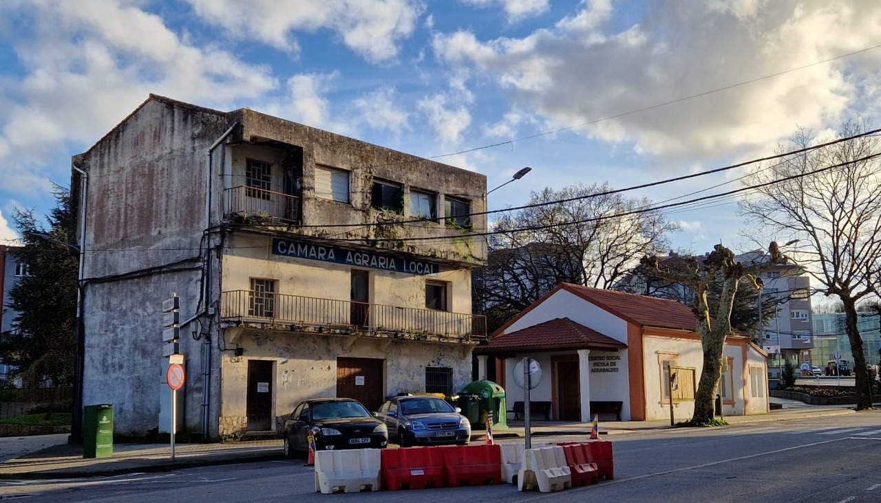 El edificio de la Cámara Agraria de Carballo que será demolido en los próximos meses
