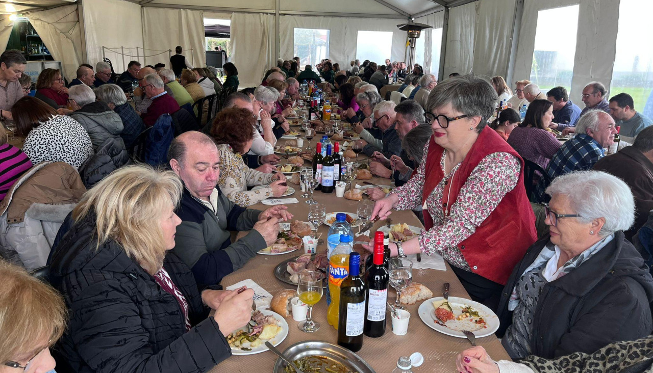 Asístentes al cocido social que el fin de semana organizó la ACD Fonte da Virxe de Estramil
