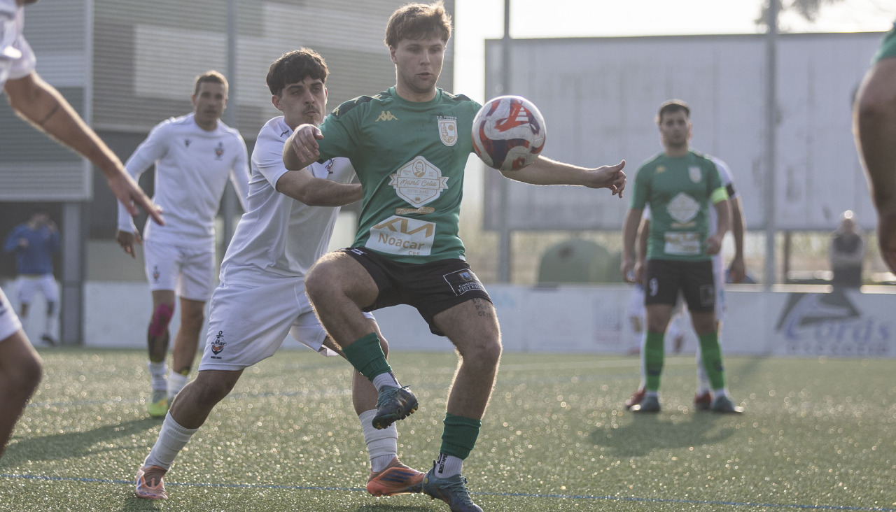 El 2-0 ante el Fisterra permite al Club do Mar colocarse segundo