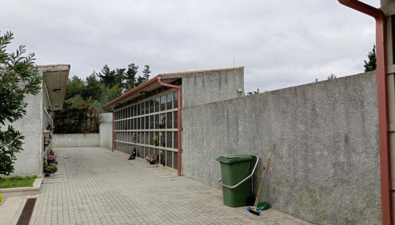 Vista del cementerio municipal de Camariñas