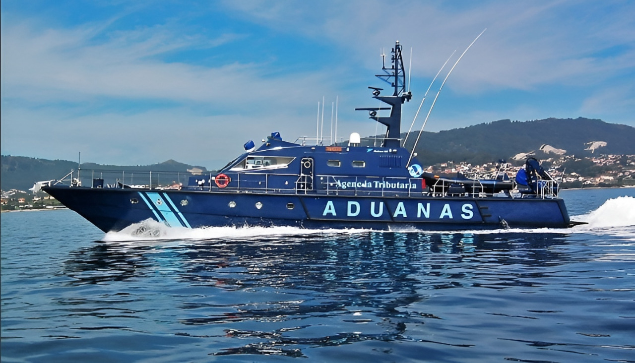 Una embarcación de vigilancia aduanera