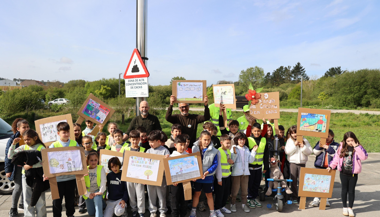Presentación de la campaña para concienciar sobre la limpieza de los excrementos caninos