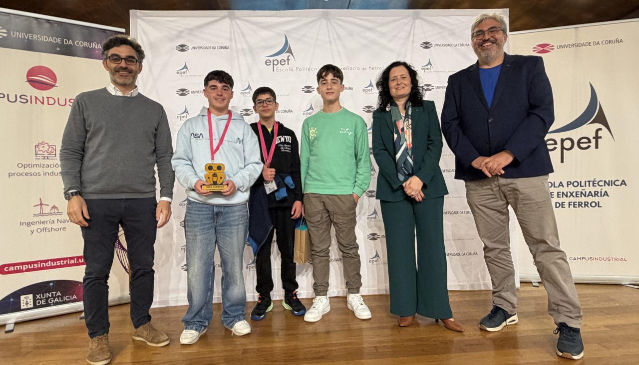 Los alumnos de Fisterra en la entrega de premios