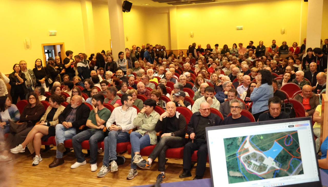 Una reunión de afectados por la proyectada planta de biogás de Soandres