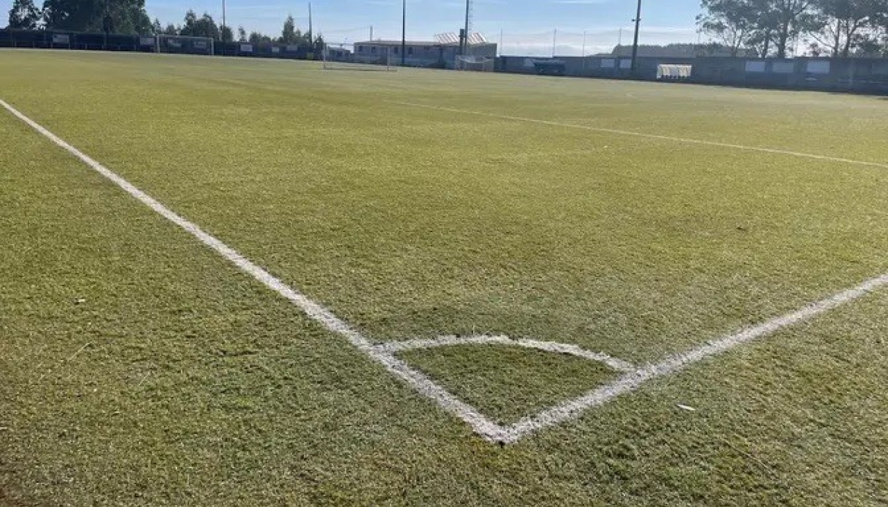El actual césped artificial del recinto será sustituido por otro de última generación