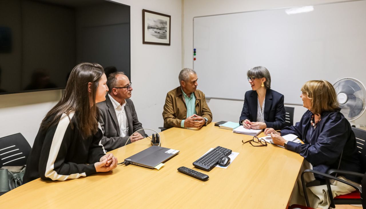 Reunión en la Cofradía de Corcubión