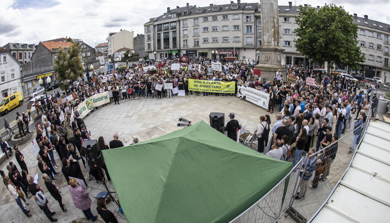 Manifestación de la planta de biogás en A Laracha