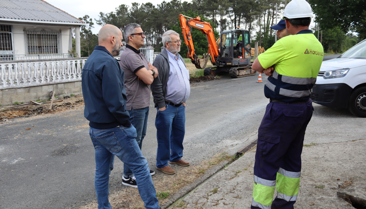 Obras de saneamiento en A Feira de Verdillo