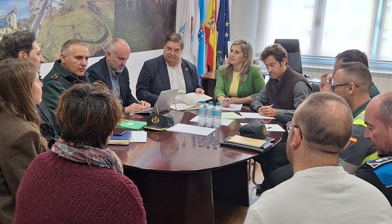 Julio Abalde y Mónica Rodríguez copresidieron la reunión de la junta de seguridad