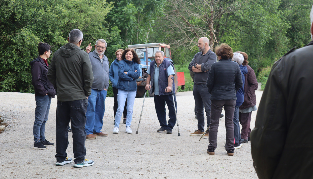 La visita de los representantes municipales a una de las zonas de actuación