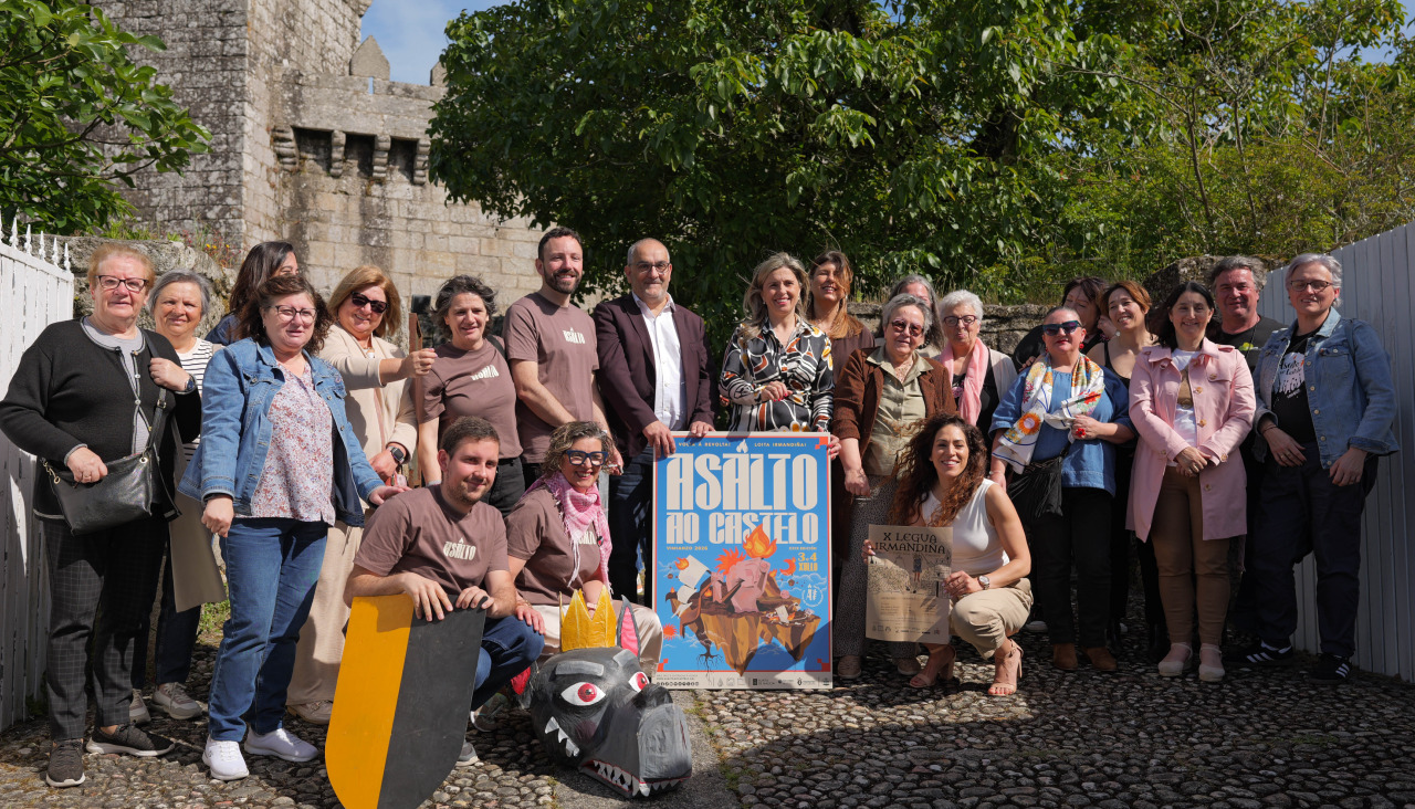 Presentación del Asalto ao Castelo, en el castillo de Vimianzo