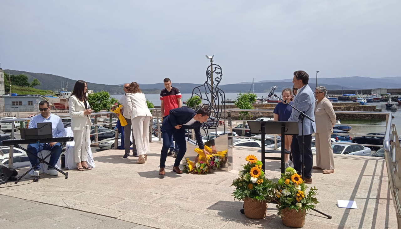 Inauguración de la estatua de la emigración en Fisterra