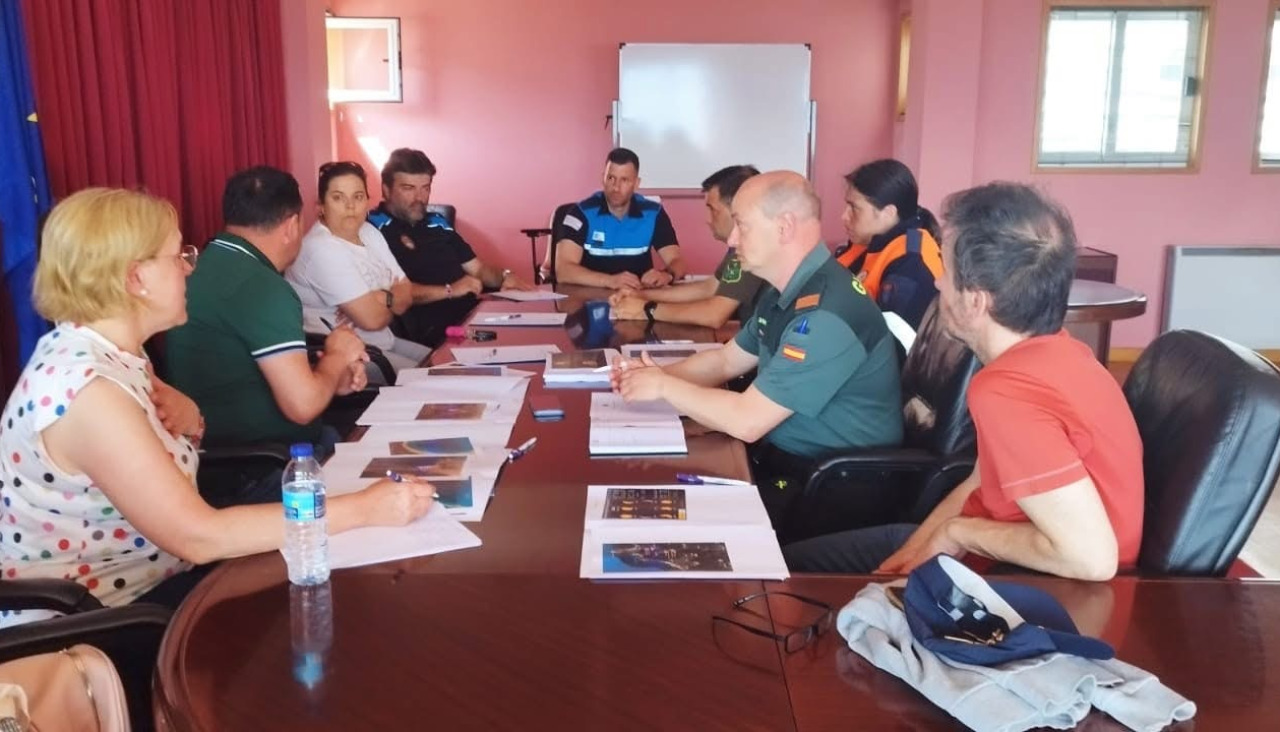 Reunión para preparar el dispositivo de seguridad del eclipse en Laxe