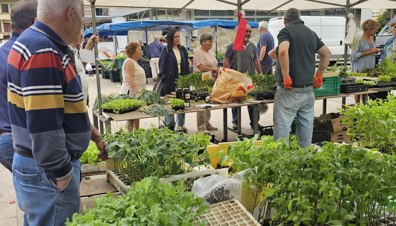 Uno de los puestos en la feria de Carballo este jueves