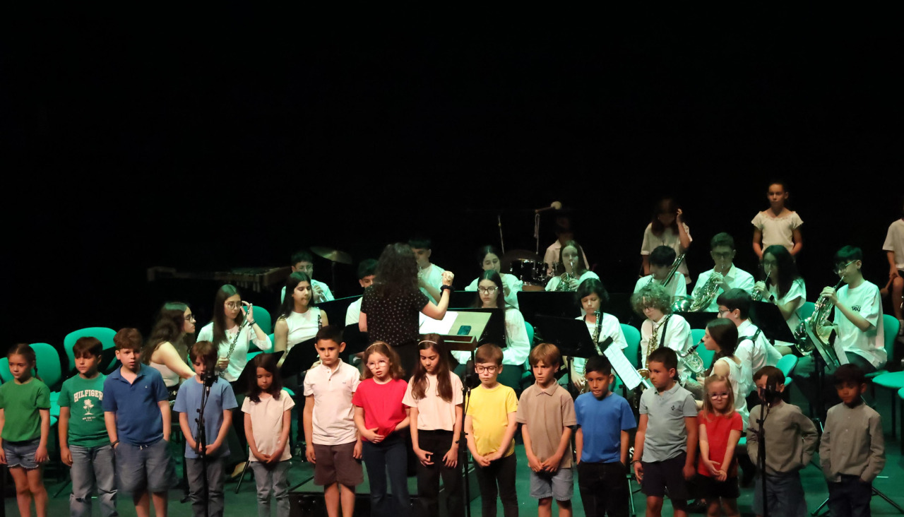 Acto de graduación del alumnado de iniciación del Conservatorio de Carballo