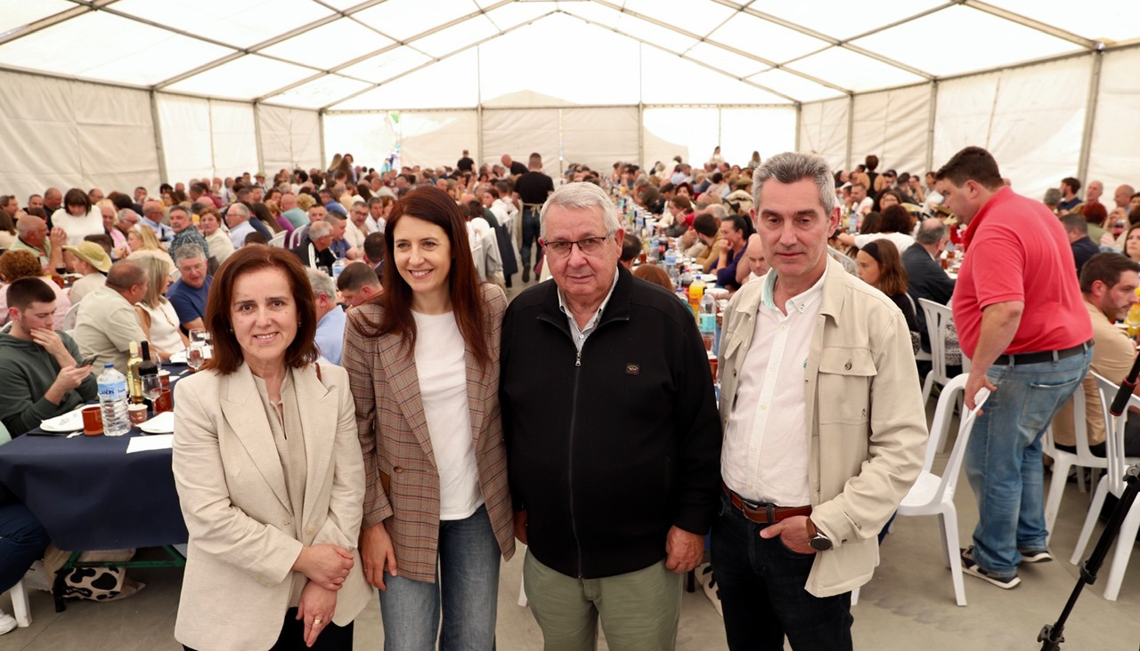 Visita de la conselleira por el aniversario de Elmega (2)