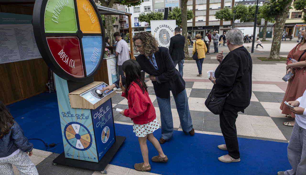 La ruleta del CCA en la Praza do Concello