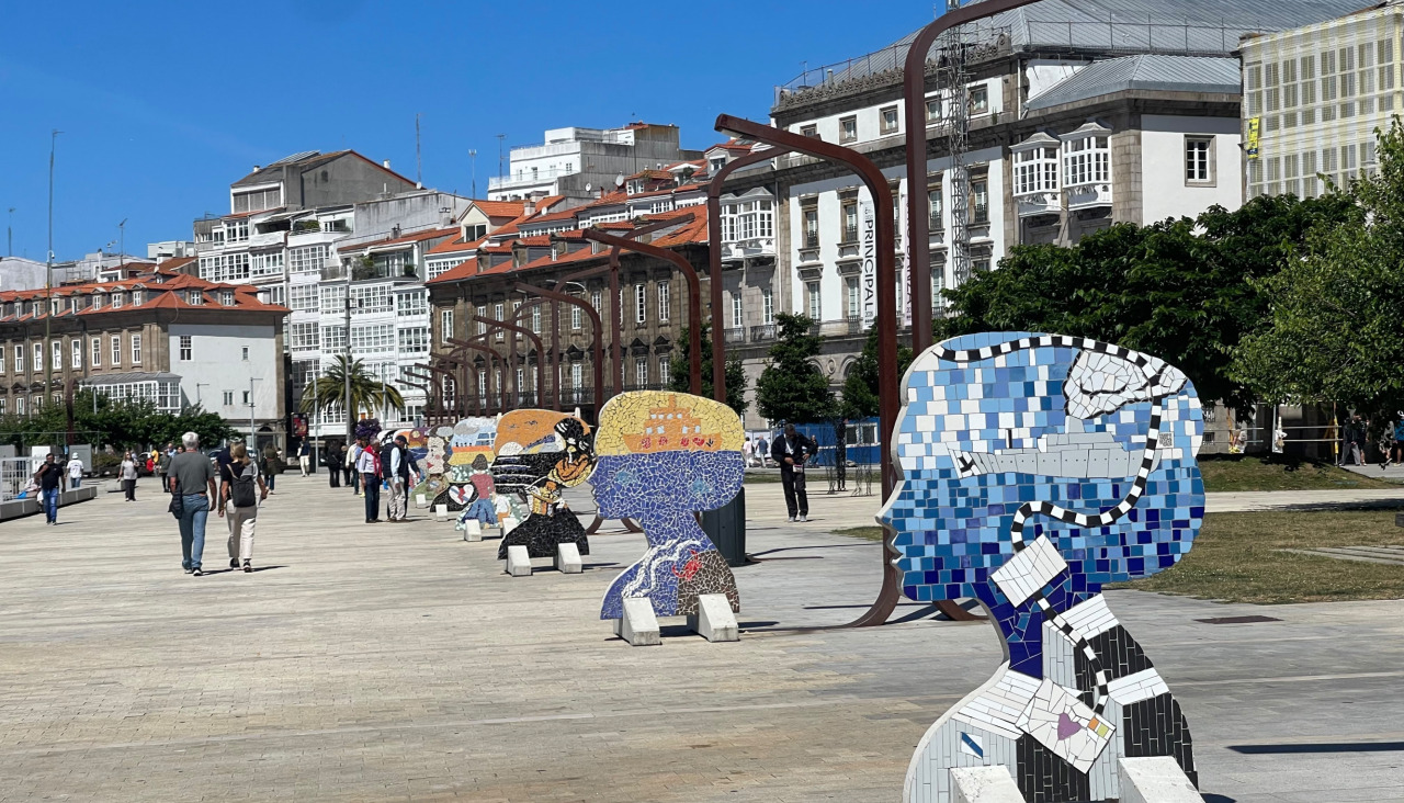 Murales en la marina coruñesa