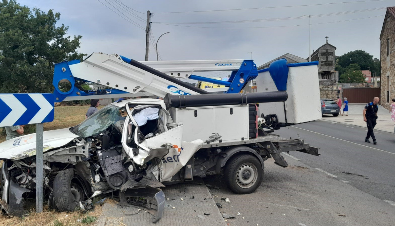 Estado de uno de los vehículos accidentados