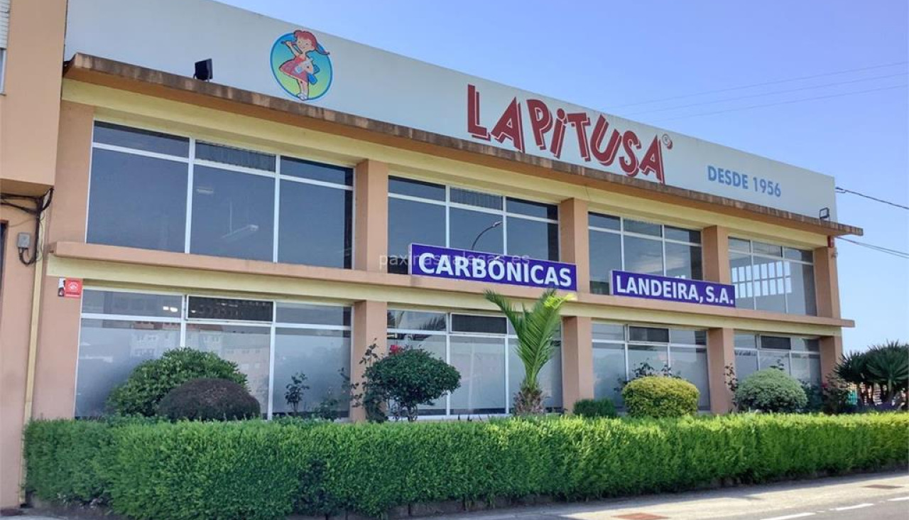 Vista de la sede de Carbónicas Landeira en Santa Comba
