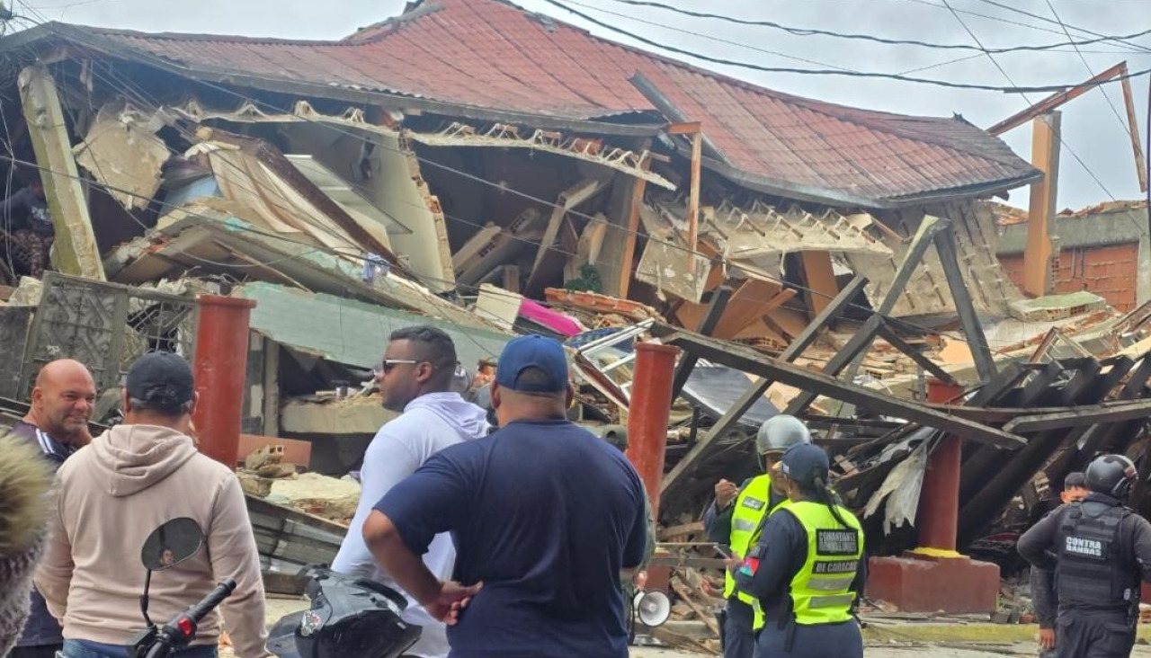 Un edificio derruido en la zona de El Junquito, una colonia gallega en Caracas, por el doble terremoto