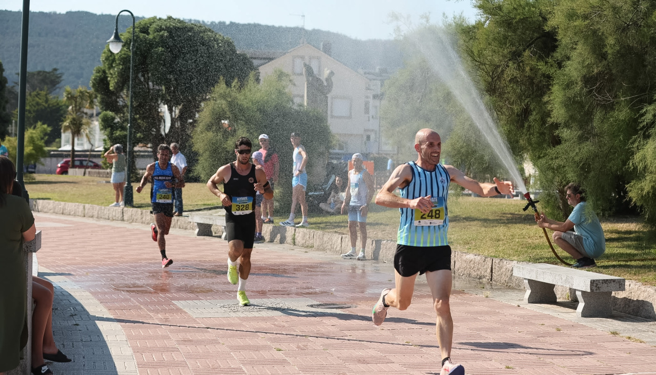 Más de 300 corredores se dieron cita este domingo para participar en la segunda edición de la carretera laxense en una jornada muy calurosa