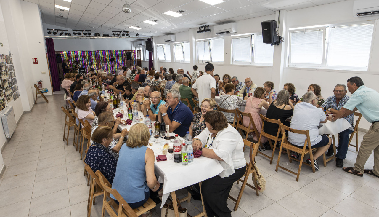 Cances recuerda a su párroco Jesús Antelo (2)