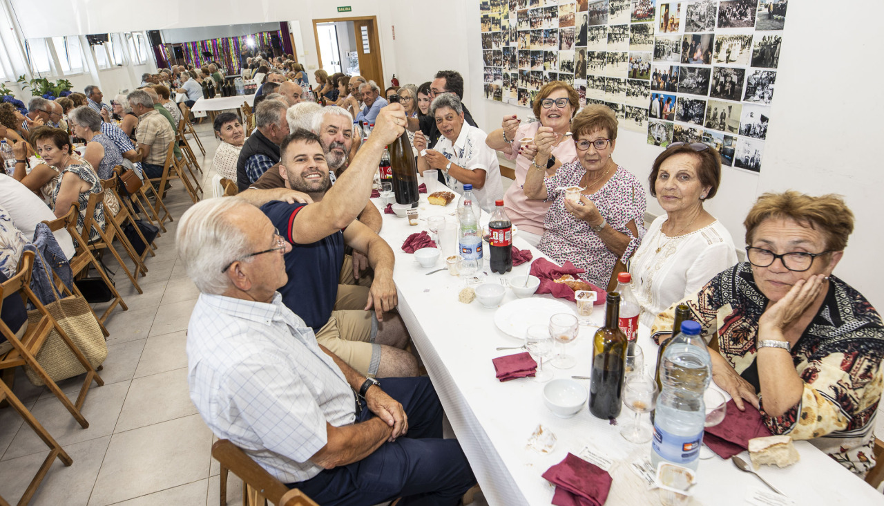 Cances recuerda a su párroco Jesús Antelo (8)
