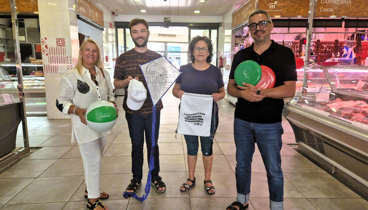 Maaría Suárez, Ramón Varela, Ángeles Bello y Daniel Suárez durante el acto de presentación de la campaña