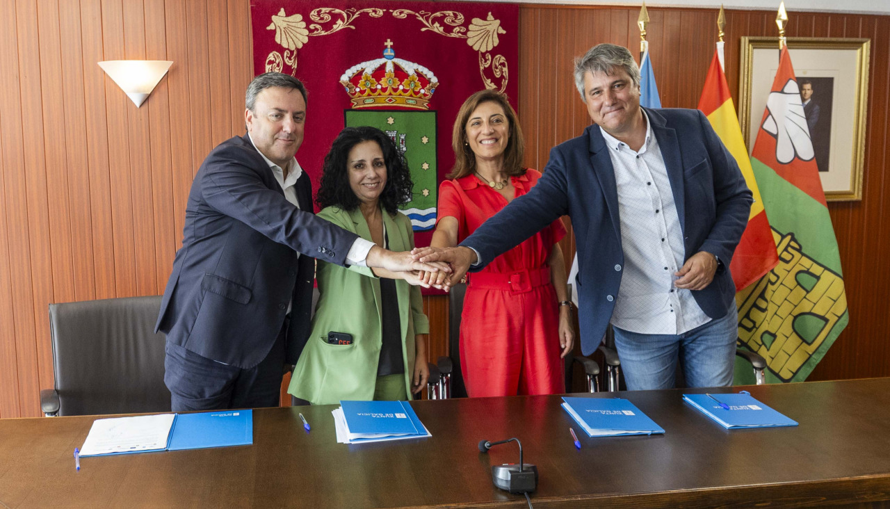 Formoso, Lamela, Vázquez y Domínguez, este viernes en Cee tras la firma del convenio