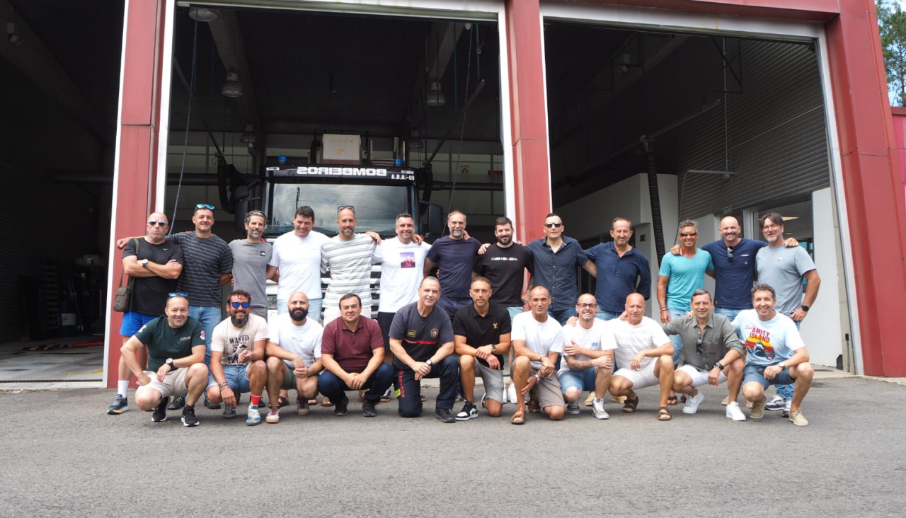 La fiesta de 20 aniversario de apertura del parque reunió a más de una veintena de bomberos