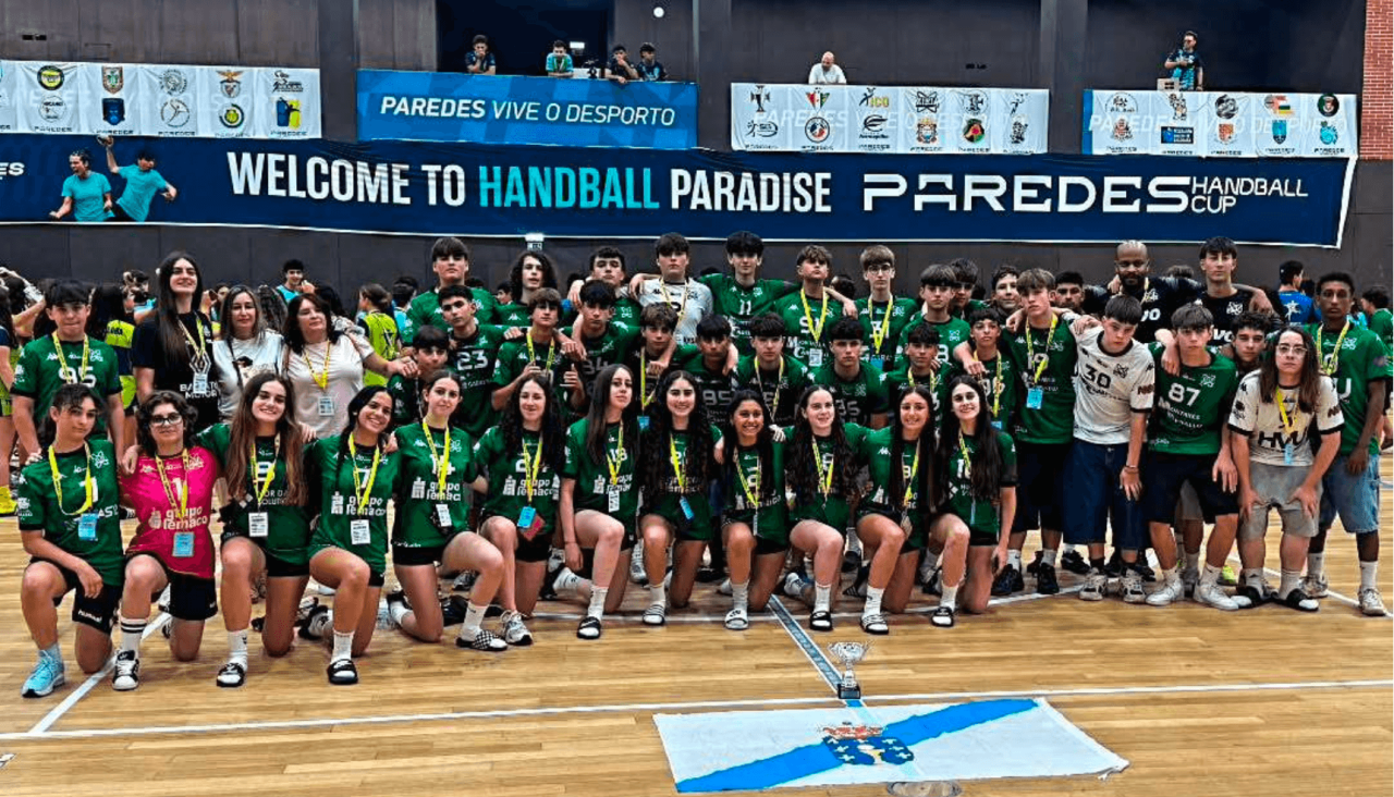 Representación de Balonmán Xiria que participou no torneo