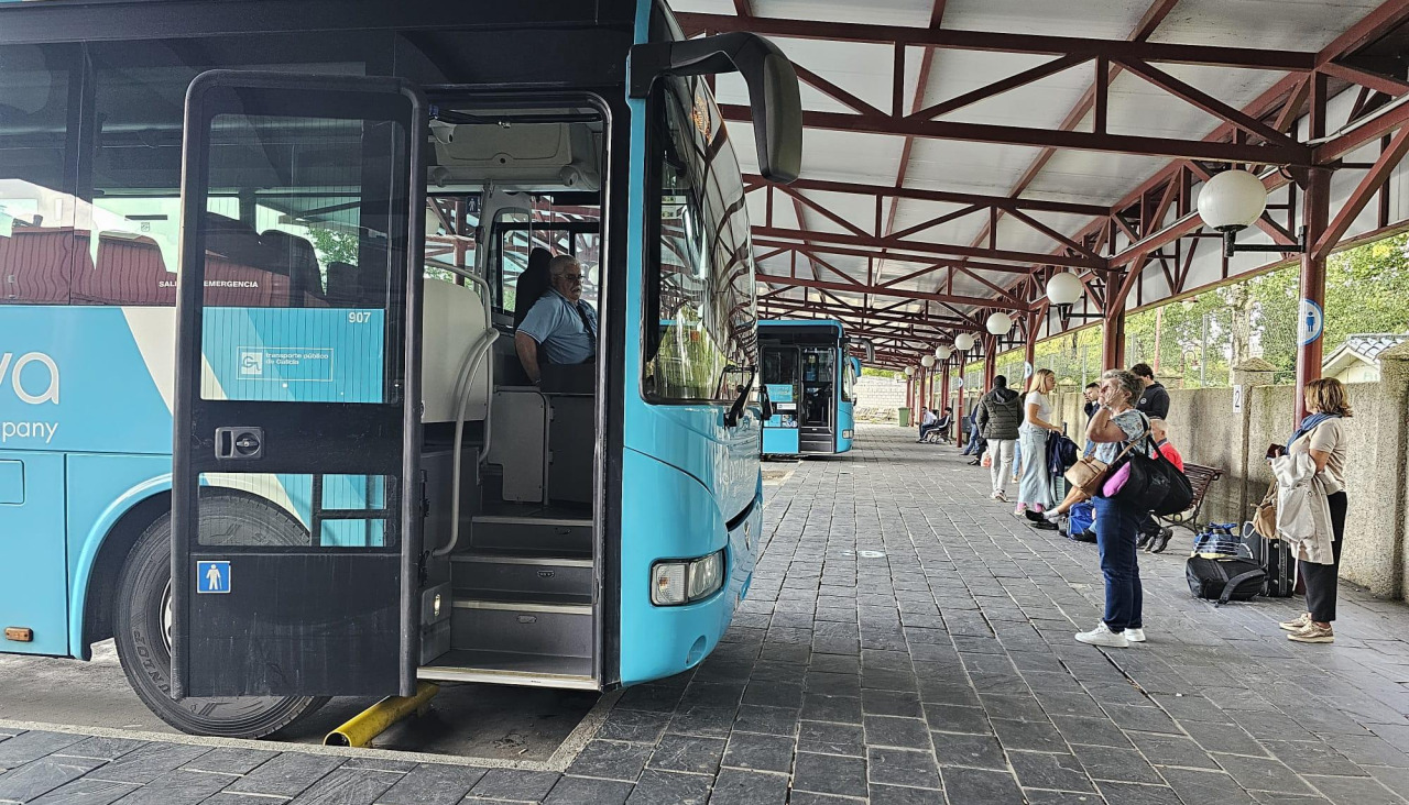 Servicio de autobús en Carballo