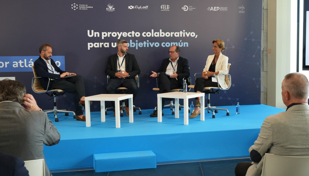 Mesa redonda celebrada e la Ciudad de la Cultura de Santiago con motivo del lanzamiento oficial del proyecto europeo Corredor Atlántico Noroeste