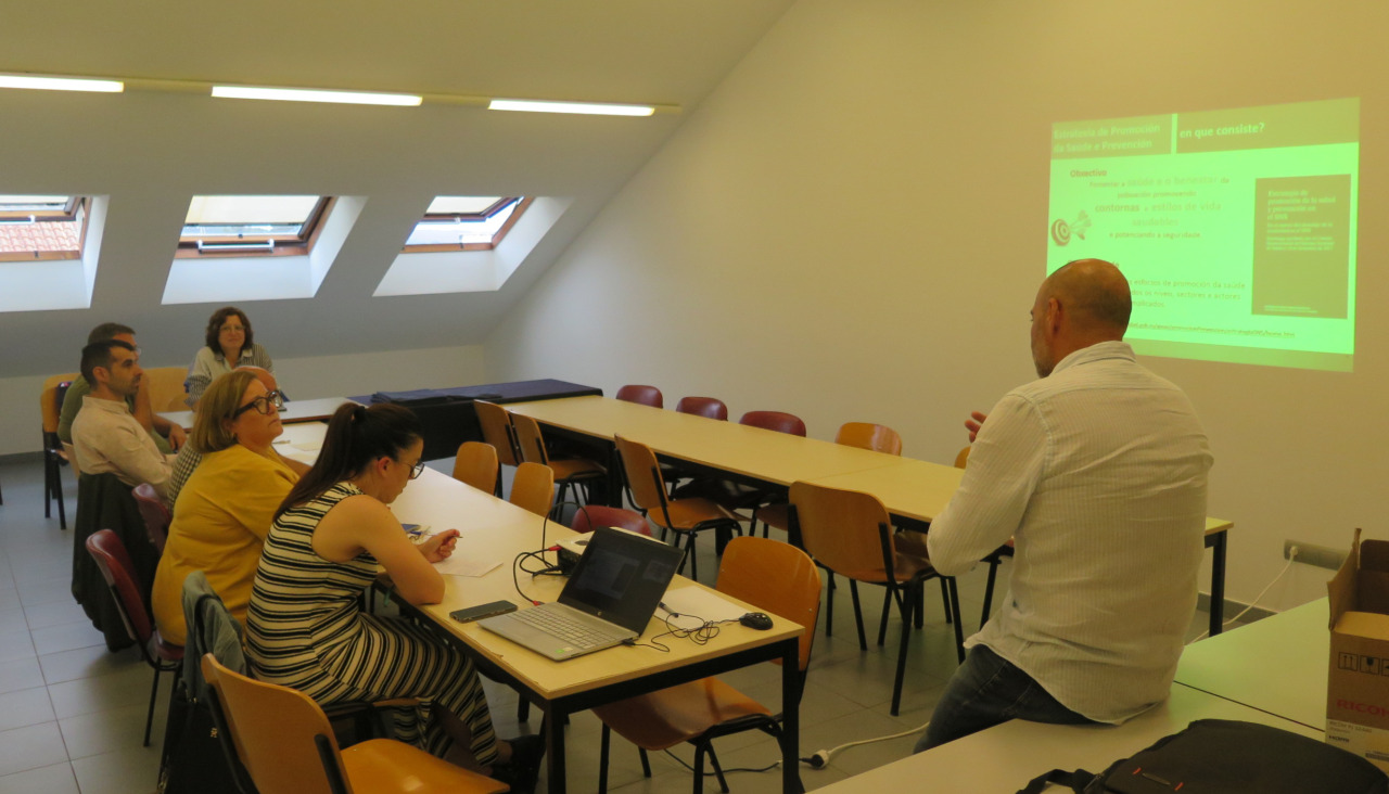 La mesa intersectorial quedó constituida en una reunión celebrada en la Casa da Cultura